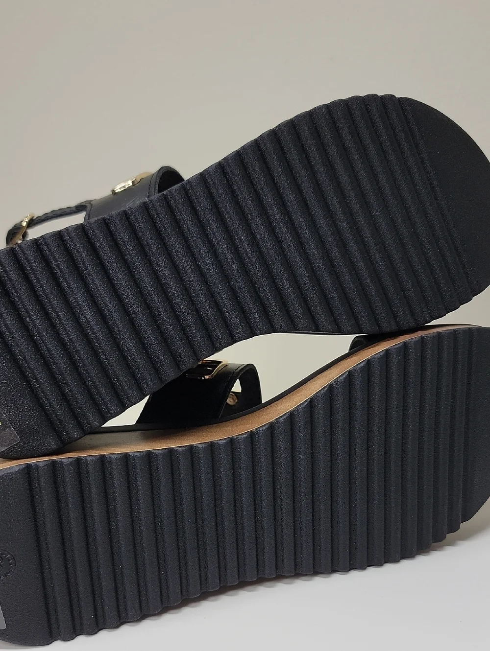 BELLA VITA ITALIAN LEATHER -NEW IN BOX- WEDGE SANDALS BLACK 6.5